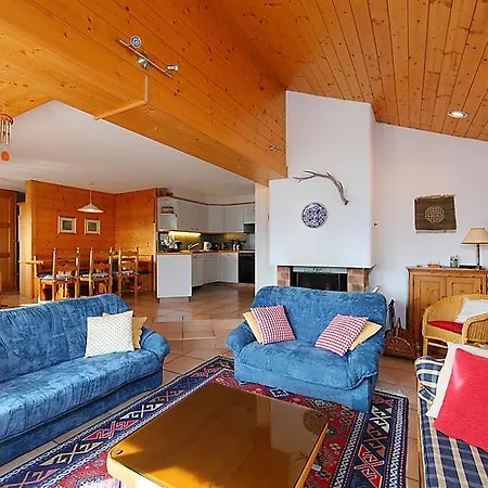 Sleeps 8 Wifi Holiday home *