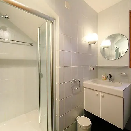 Sleeps 8 Wifi *